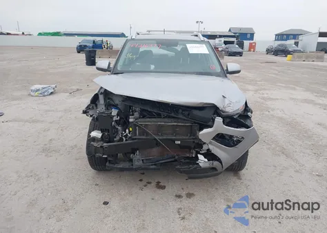 2025 Hyundai Venue Sel z USA, uszkodzony, nr VIN KMHRC8A37SU382511